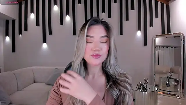 RebeccaHudson online show from 01.31.25