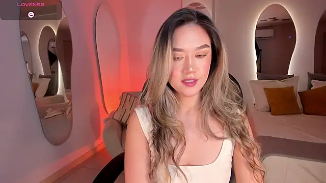 RebeccaHudson online show from 03.02.25