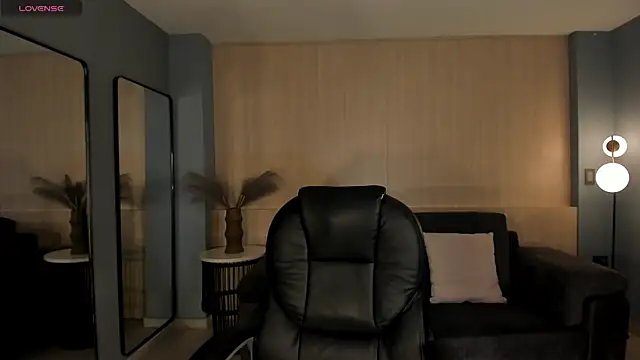 RebeccaHudson online show from 09.26.25