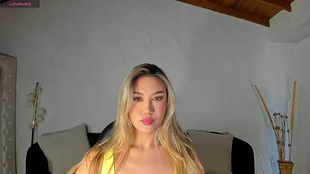 RebeccaHudson online show from 06.25.26