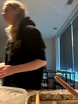 M1ssyk1ssy online show from 11.12.25