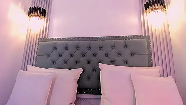 Snapshot of Aitana98_ chatting on 02.20.25 Aitana98 online show from 02.20.25