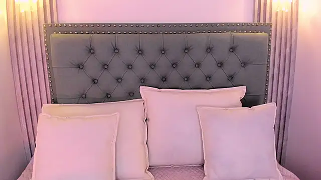 Snapshot of Aitana98_ chatting on 02.25.25 Aitana98 online show from 02.25.25