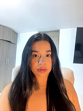 Snapshot of Aitana98_ chatting on 10.05.25 Aitana98 online show from 10.05.25