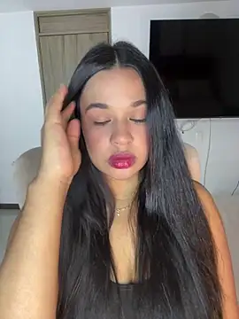 Snapshot of Aitana98_ chatting on 11.19.25 Aitana98 online show from 11.19.25