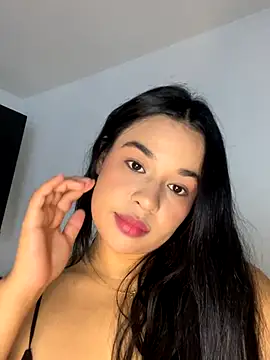 Snapshot of Aitana98_ chatting on 11.22.25 Aitana98 online show from 11.22.25