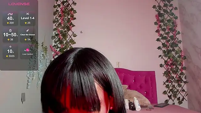 Snapshot of alexaa_cutee chatting on 02.08.25 alexaa cutee online show from 02.08.25