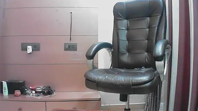 Snapshot of collage_hoty chatting on 11.15.25 collage hoty online show from 11.15.25