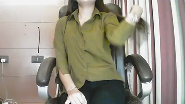 Snapshot of collage_hoty chatting on 11.28.25 collage hoty online show from 11.28.25