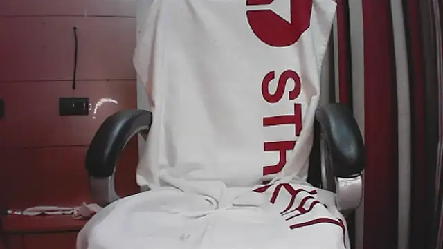 Snapshot of collage_hoty chatting on 12.13.25 collage hoty online show from 12.13.25