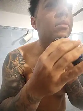 Snapshot of Morenocosta12 chatting on 09.15.25 Morenocosta12 online show from 09.15.25