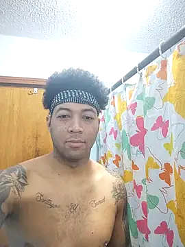 Snapshot of Morenocosta12 chatting on 09.24.25 Morenocosta12 online show from 09.24.25