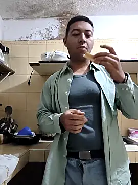 Snapshot of Morenocosta12 chatting on 11.12.25 Morenocosta12 online show from 11.12.25