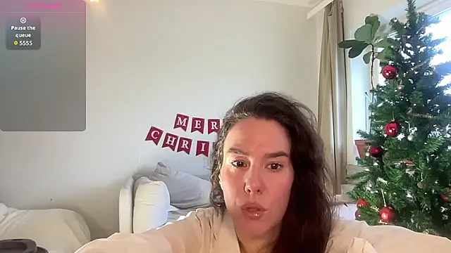 Snapshot of MilkyHoneyLullabies chatting on 12.18.25 MilkyHoneyLullabies online show from 12.18.25