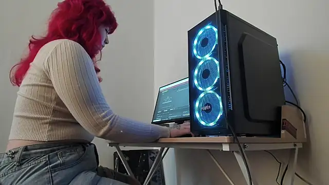 Whitekitty-exe online show from 02.12.25