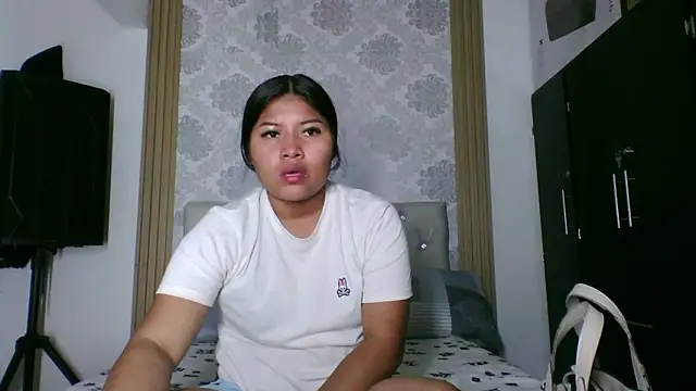 Snapshot of JenniferChian chatting on 01.17.26 JenniferChian online show from 01.17.26