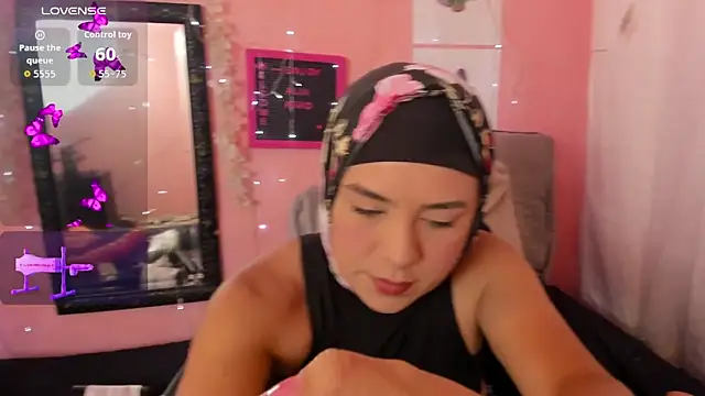 Snapshot of AliaAsad chatting on 12.05.25 AliaAsad online show from 12.05.25