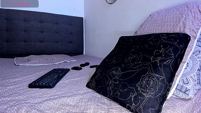 Snapshot of atenea_21_ chatting on 07.14.26 atenea 21 online show from 07.14.26