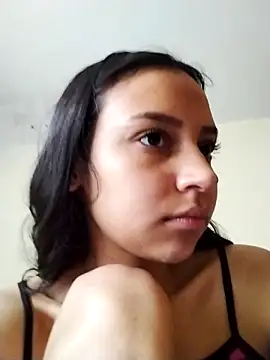 Snapshot of emma_ambar chatting on 10.03.25 emma ambar online show from 10.03.25