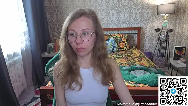 Snapshot of Lill_Mary chatting on 05.05.26 Lill Mary online show from 05.05.26