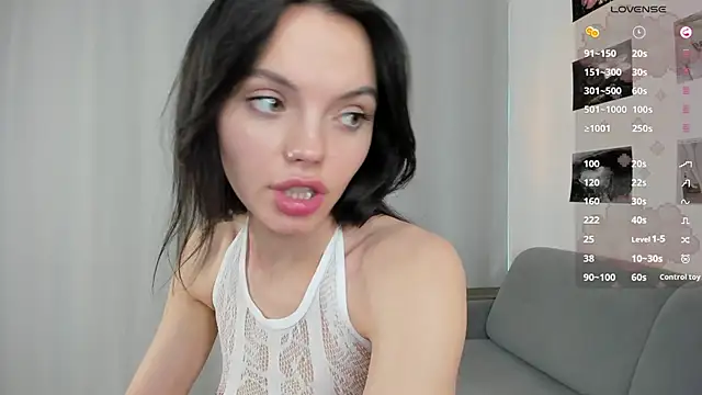 SofiaSimons online show from 02.27.25