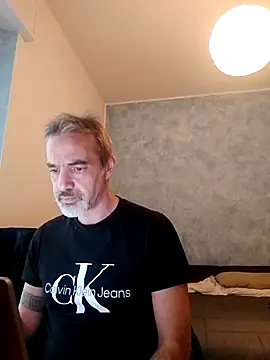 Snapshot of Marcolino183 chatting on 12.18.24 Marcolino183 online show from 12.18.24