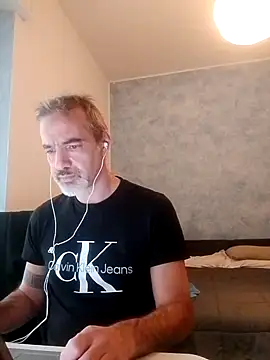 Snapshot of Marcolino183 chatting on 12.19.24 Marcolino183 online show from 12.19.24