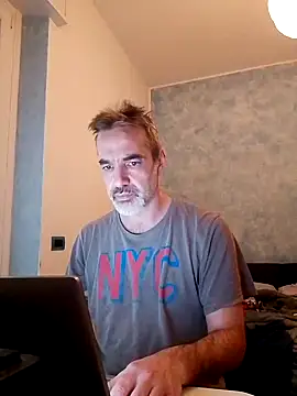 Snapshot of Marcolino183 chatting on 02.25.25 Marcolino183 online show from 02.25.25