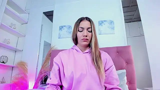 Snapshot of Mia_Malkovaa_ chatting on 02.18.25 Mia Malkovaa online show from 02.18.25