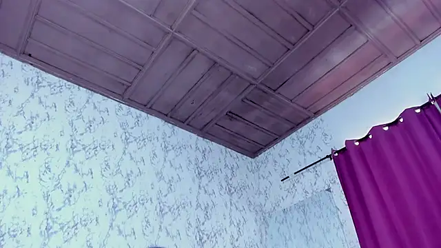 Snapshot of Mia_Malkovaa_ chatting on 11.15.25 Mia Malkovaa online show from 11.15.25