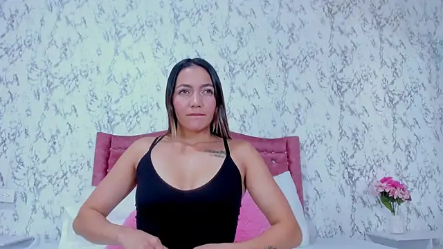 Snapshot of Mia_Malkovaa_ chatting on 11.21.25 Mia Malkovaa online show from 11.21.25