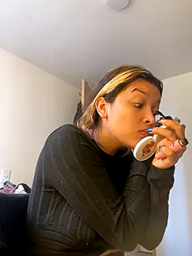 baby lizy online show from 10.26.25