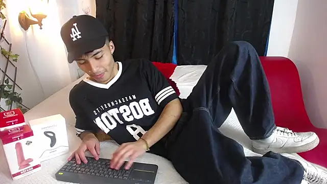 dylan fun18 online show from 02.06.25