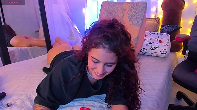 Sophiee Hill online show from 03.05.25