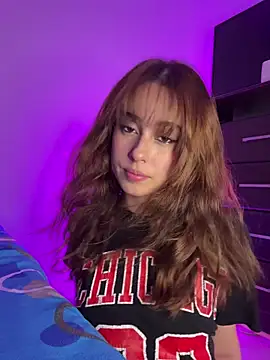 alice guerin  online show from 03.12.26