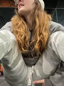 Snapshot of psilybaby chatting on 03.01.25 psilybaby online show from 03.01.25