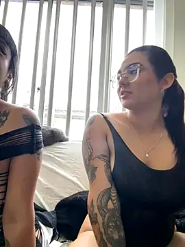 Snapshot of camianddanna chatting on 12.02.25 camianddanna online show from 12.02.25