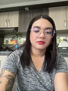 Snapshot of camianddanna chatting on 12.17.25 camianddanna online show from 12.17.25