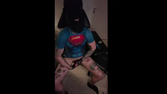 Snapshot of LuggiJack chatting on 12.21.24 LuggiJack online show from 12.21.24