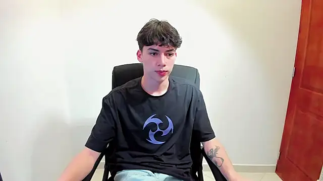 Snapshot of seth_ryder_ chatting on 02.06.25 seth ryder  online show from 02.06.25