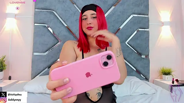 Snapshot of ashlyrey-1 chatting on 12.16.24 ashlyrey-1 online show from 12.16.24