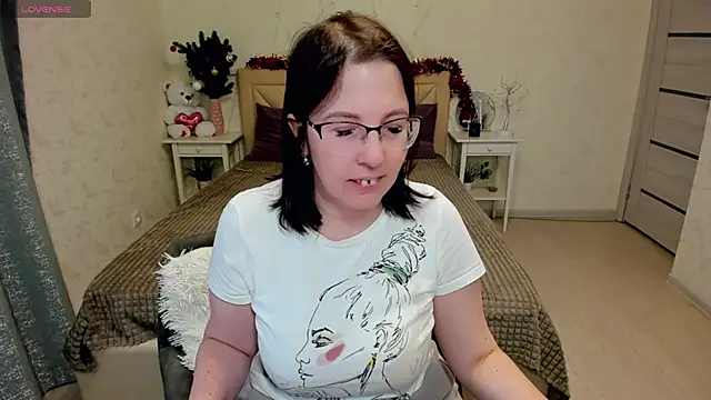 Snapshot of B_Bonya_m chatting on 12.22.24 B Bonya m online show from 12.22.24