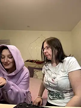 Snapshot of B_Bonya_m chatting on 12.27.24 B Bonya m online show from 12.27.24