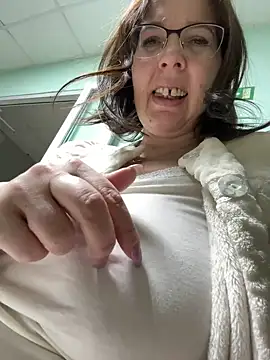 Snapshot of B_Bonya_m chatting on 01.02.25 B Bonya m online show from 01.02.25