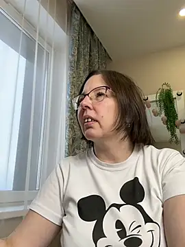 Snapshot of B_Bonya_m chatting on 01.27.25 B Bonya m online show from 01.27.25