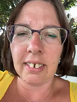 Snapshot of B_Bonya_m chatting on 02.15.25 B Bonya m online show from 02.15.25