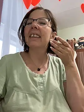 Snapshot of B_Bonya_m chatting on 03.09.25 B Bonya m online show from 03.09.25