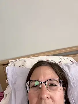 Snapshot of B_Bonya_m chatting on 03.10.25 B Bonya m online show from 03.10.25