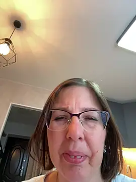 Snapshot of B_Bonya_m chatting on 03.12.25 B Bonya m online show from 03.12.25