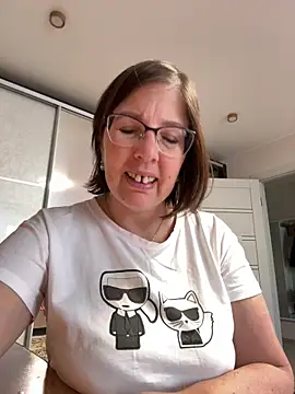 Snapshot of B_Bonya_m chatting on 03.17.25 B Bonya m online show from 03.17.25